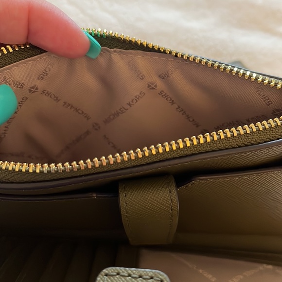 Michael Kors Wallet - Picture 5 of 5